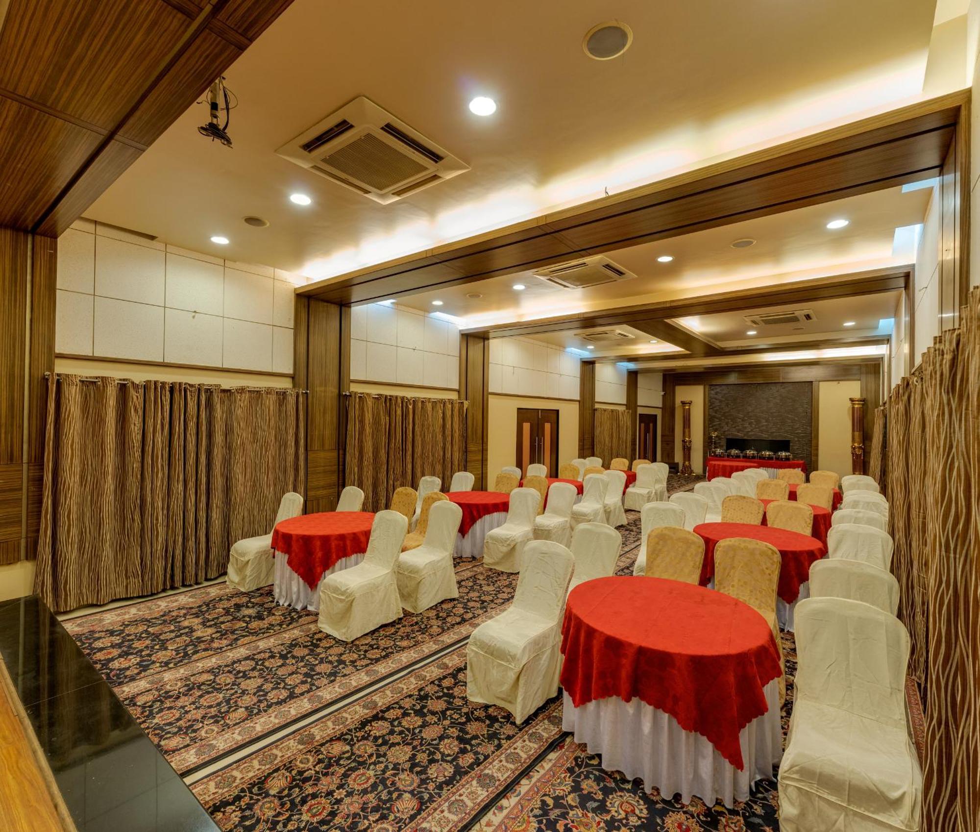 Hotel Surya Executive 3 Star Hotel Solapur Εξωτερικό φωτογραφία