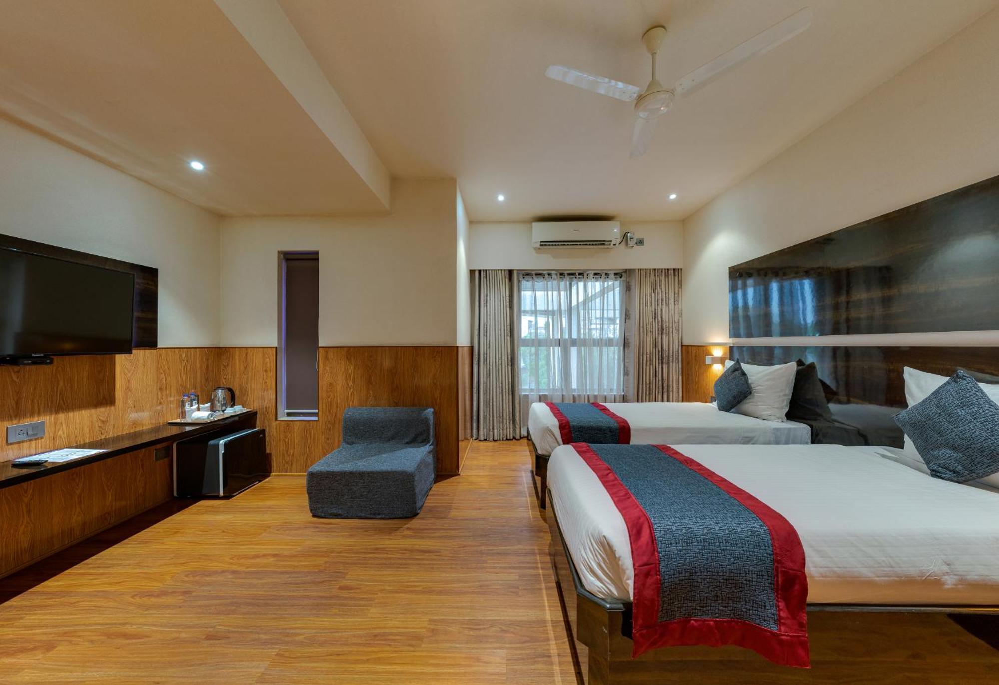 Hotel Surya Executive 3 Star Hotel Solapur Εξωτερικό φωτογραφία